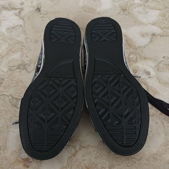 Rare Converse X Miley Cyrus Chuck Taylor All Star Sneakers Black & White Bandana - Picture 15 of 17